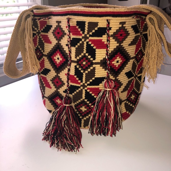 Authentic Handmade Colombian Wayuu Handbag - Picture 3 of 5